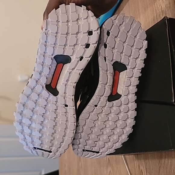 Adidas Ultraboost All Terrain - Picture 3 of 4